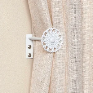 Omtagsfäste med skaft, spetsmönster, flera färger