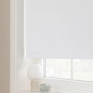 Mörkläggande rullgardin vit 38 mm, måttillverkad