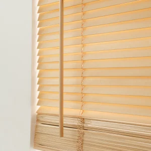 Träpersienn Light Line, lamellbredd 27 mm, natur