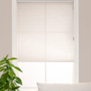 Plisségardin, avskärmande med struktur